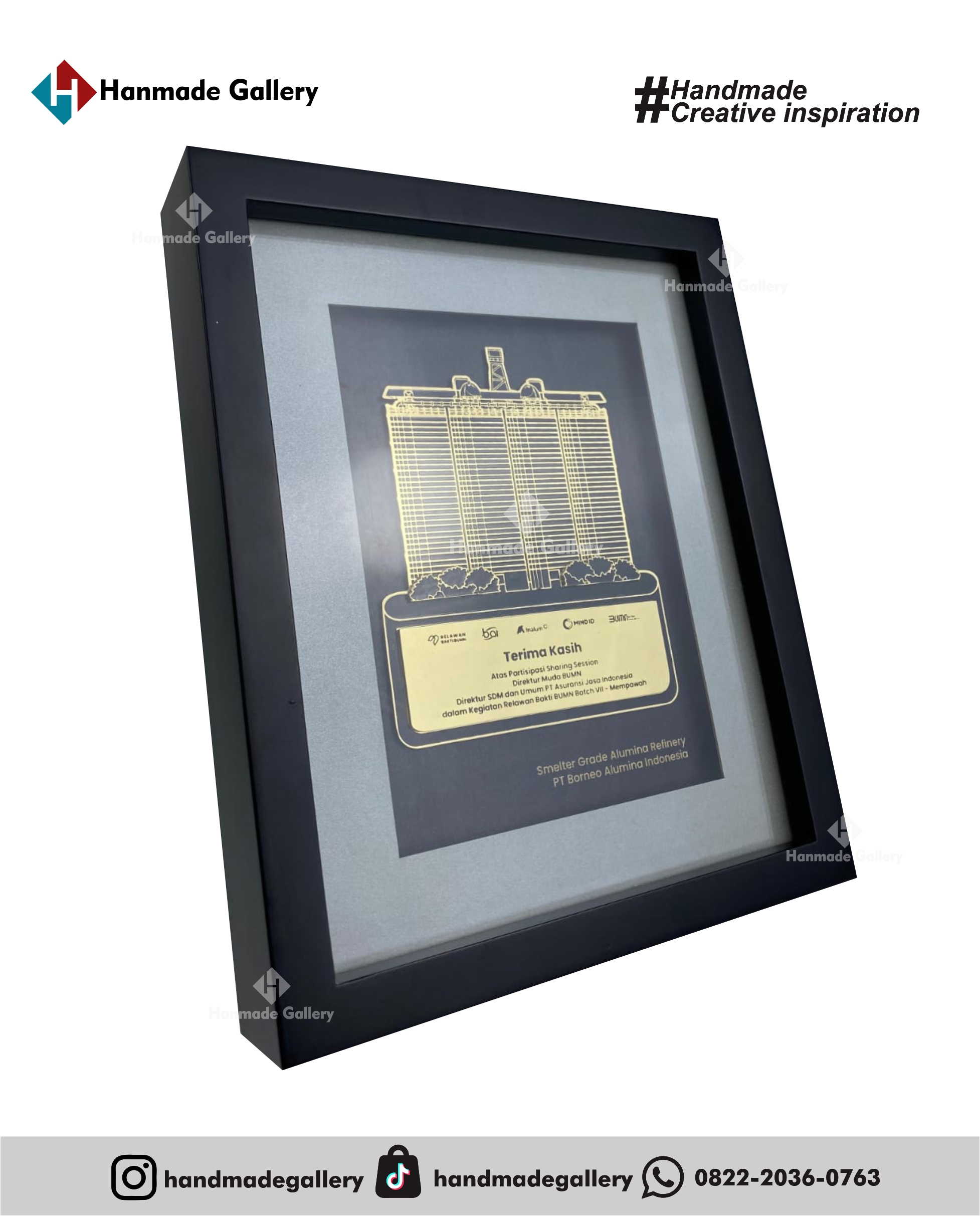 Plakat kayu dengan sentuhan kombinasi plat kuningan menjadikan plakat kayu banyak sekali diminati baik instansi pemerintah,
 BUMN, Universitas dan juga perusahaan – perusahaan swasta. Produk plakat kayu ini terkenal dengan nilai kemewahanya
 dengan kombinasi kuninganakrilikplakat, akrilikwisuda, boxplakat, buatplakat, fiberglass, hargapembuatanplakat, hargapialaakrilik,
 hargaplakat akrilik, hargaplakatkayu, hargaplakatmurah, hargaplakatwisuda, pembuatanplakat, pialaacrylic, plakatakrilikharga, 
plakatakrilikwisuda, plakatharga, plakatkayumurah, plakatkuningan, plakatmarmer, plakatmurah, plakatpiala, plakatseminar,
 plakatsouvenir, plakattimah, plakatwayang, plakatwayanglogam, plakatwedding, plakatwisuda, plakatwis